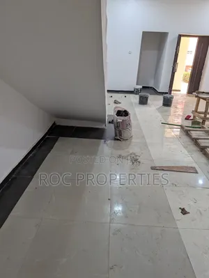 4bdrm Duplex in Gaduwa for rent