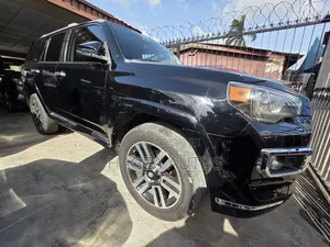 Toyota 4-Runner Limited 4dr SUV 4WD (4.0L 6cyl 5A) 2015 Black