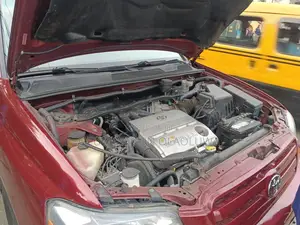 Toyota Highlander V6 2007 Red