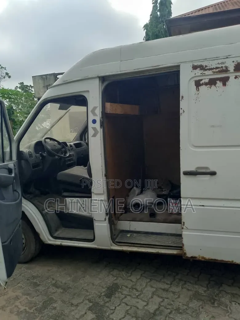 Mercedes-Benz Sprinter 2006 White