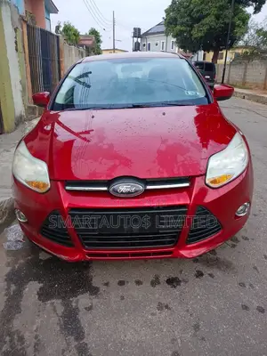 Ford Focus SE Sedan FWD (2.0L 4cyl 5M) 2012 Red