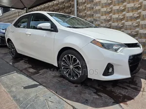 Toyota Corolla S Plus 4dr Sedan (1.8L 4cyl CVT) 2015 White