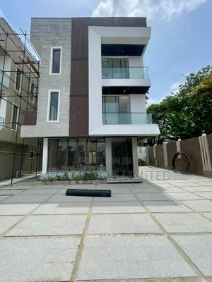 5bdrm Duplex in MacPherson for sale