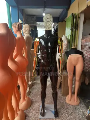 Skeleton Man Hand Black and Gold With Net Head Mannequin