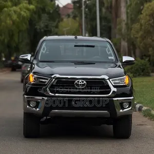 Toyota Hilux 2022 Black