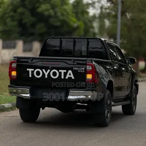 Toyota Hilux 2022 Black