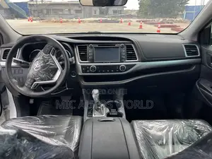 Toyota Highlander 2019 White