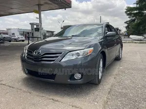 Toyota Camry 2011 Gray