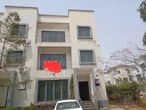5bdrm Duplex in Zone B for rent