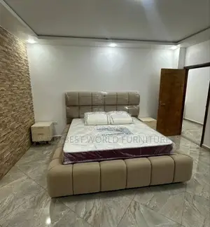 Queen's Bedframe