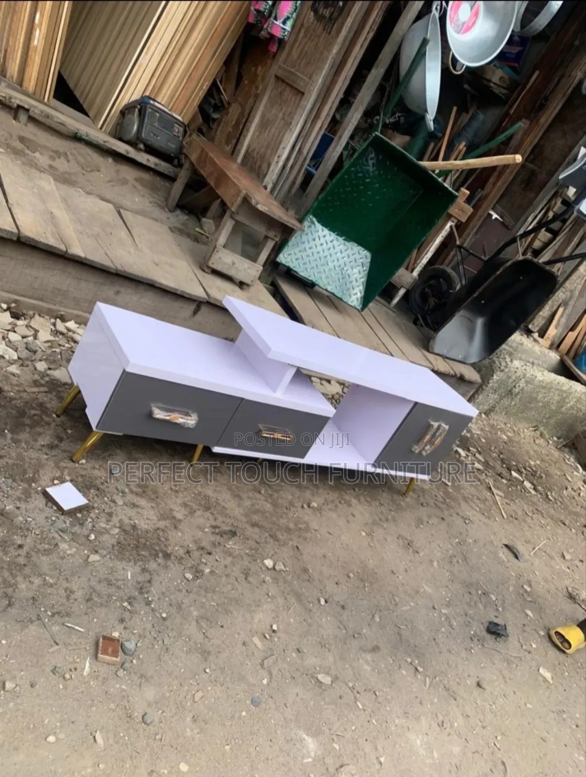 41⁄2feet T.V Stand