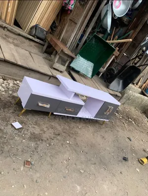 41⁄2feet T.V Stand