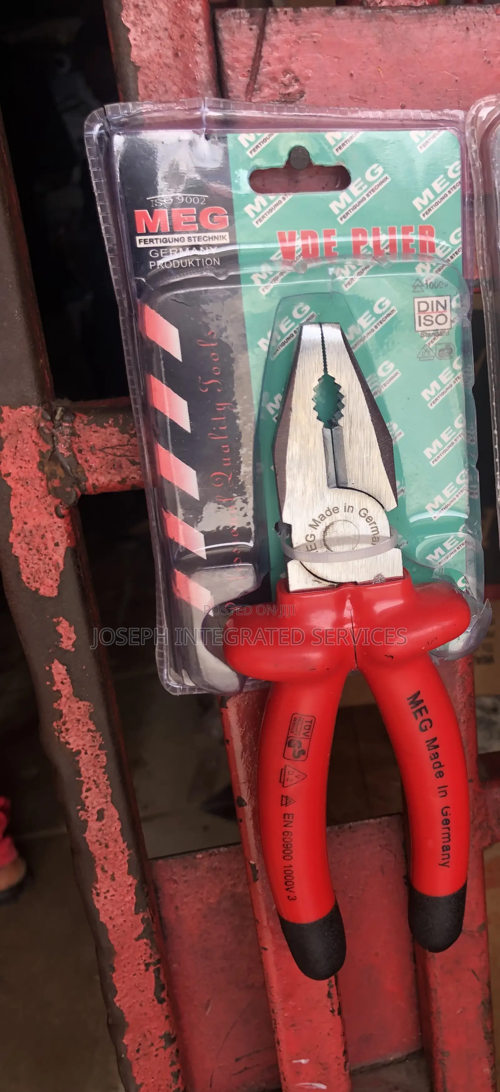 Meg Pro En60900 8” Combination Plier