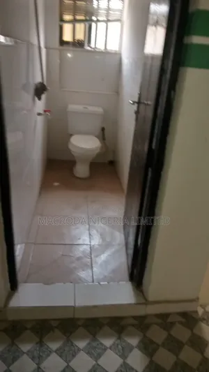 3bdrm Block of Flats in Allen Avenue for rent