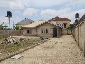 2bdrm Bungalow in Okebadan Estate, Akobo for rent