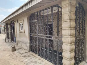 2bdrm Bungalow in Okebadan Estate, Akobo for rent