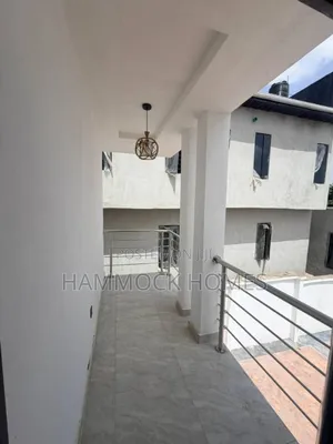 4bdrm Duplex in Onikoko Close, Agodi for sale