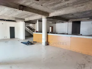 Rent 650sqm Show Room/ Open Office Space