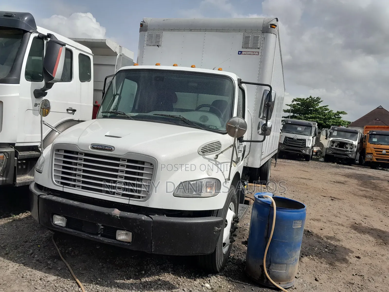 Freightliner 2015 White