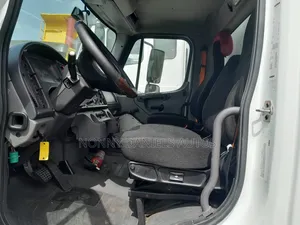 Freightliner 2015 White