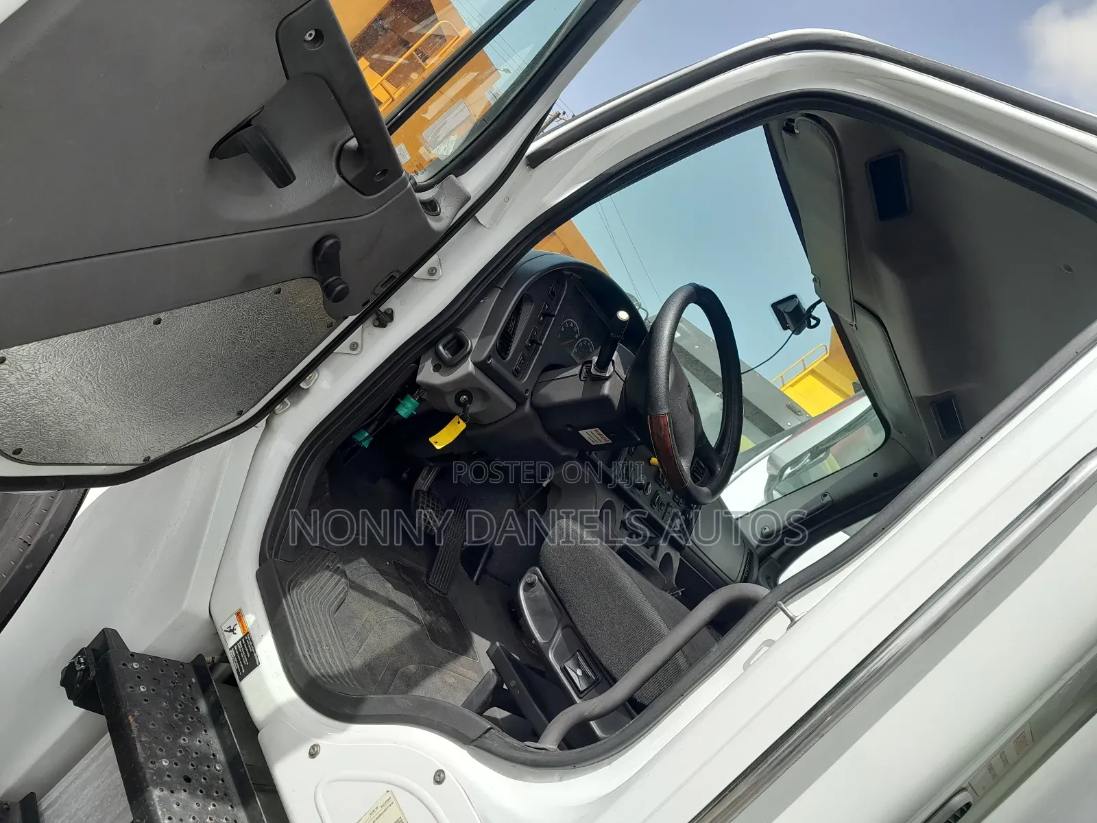 Freightliner 2015 White