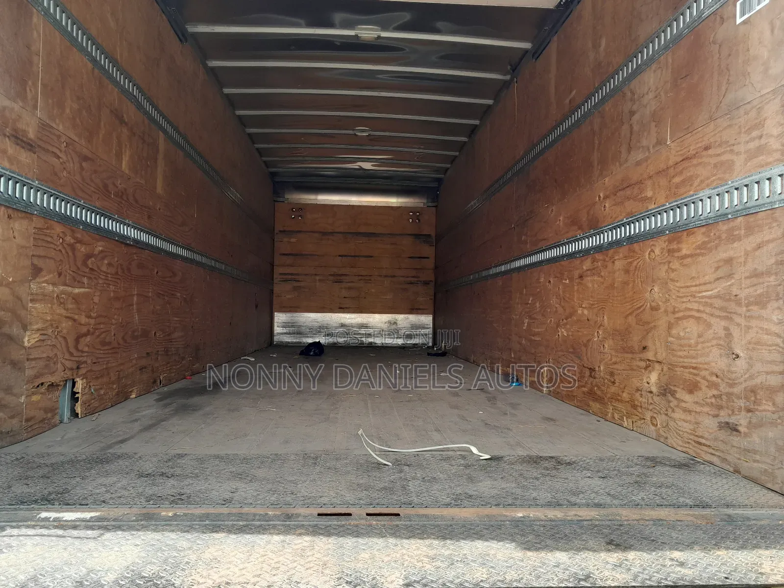 Freightliner 2015 White