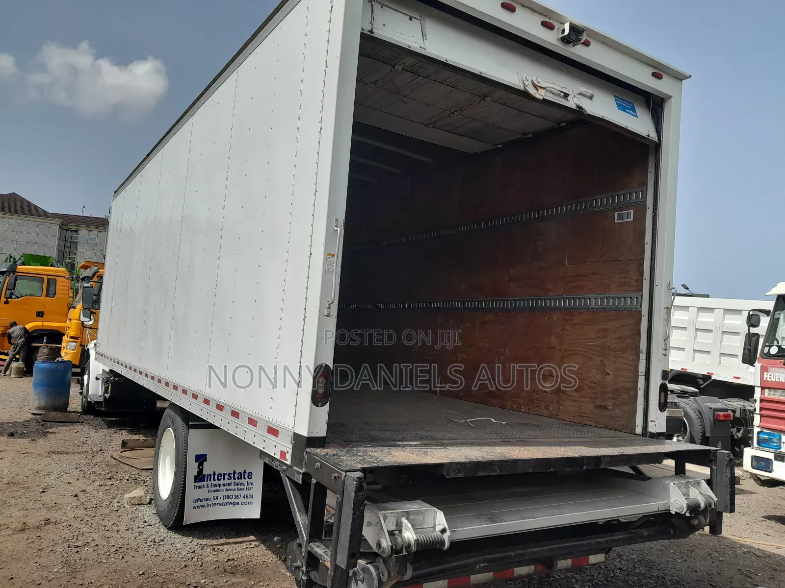 Freightliner 2015 White