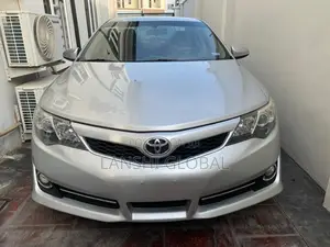 Toyota Camry SE 4dr Sedan (2.5L 4cyl 6A) 2013 Silver