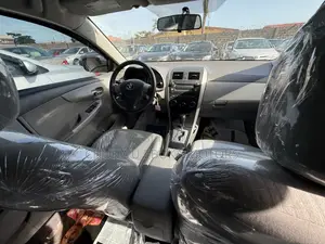 Toyota Corolla LE 4dr Sedan (1.8L 4cyl 4A) 2010 Gray