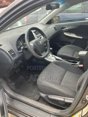 Toyota Corolla LE 4dr Sedan (1.8L 4cyl 4A) 2012 Gray