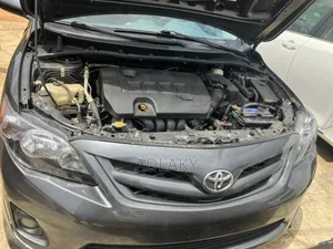 Toyota Corolla LE Special Edition 4dr Sedan (1.8L 4cyl 4A) 2013 Gray