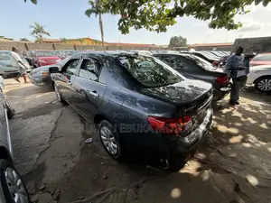 Toyota Corolla LE 4dr Sedan (1.8L 4cyl 4A) 2010 Gray