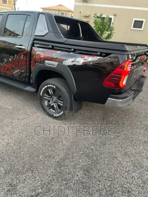 Toyota Hilux 2025 Black