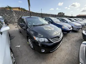 Toyota Corolla LE 4dr Sedan (1.8L 4cyl 4A) 2013 Black