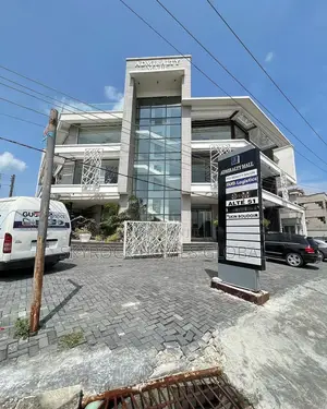 42sqm Open Space Shop