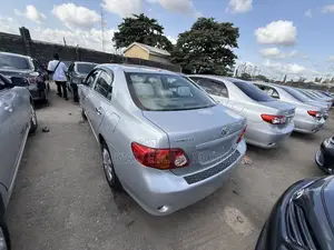 Toyota Corolla LE 4dr Sedan (1.8L 4cyl 4A) 2010 Silver