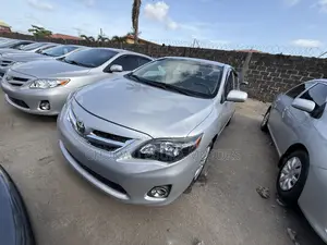 Toyota Corolla LE 4dr Sedan (1.8L 4cyl 4A) 2010 Silver
