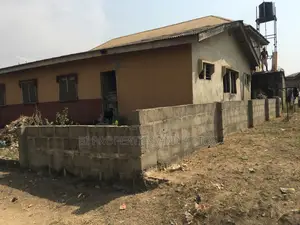 6bdrm Bungalow in Igbogbo for sale
