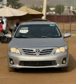 Toyota Corolla LE Special Edition 4dr Sedan (1.8L 4cyl 4A) 2013 Silver