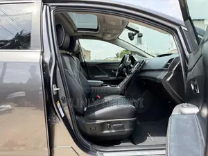 Toyota Venza Limited AWD V6 2013 Gray