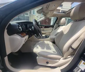 Mercedes-Benz E300 2018 Blue