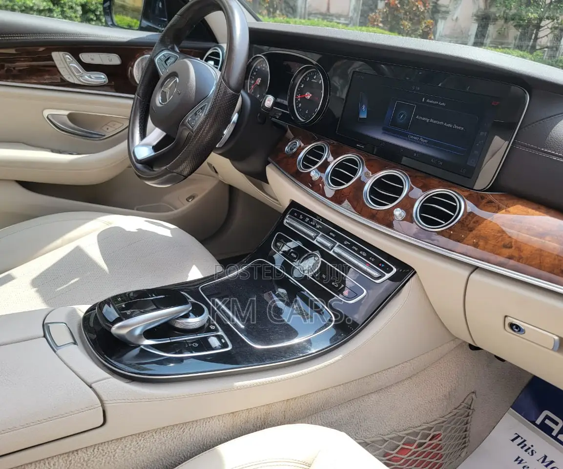 Mercedes-Benz E300 2018 Blue