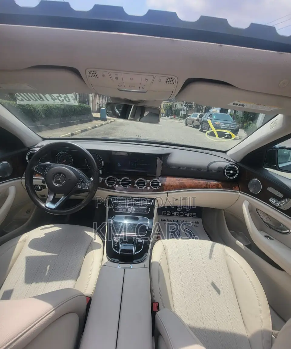 Mercedes-Benz E300 2018 Blue