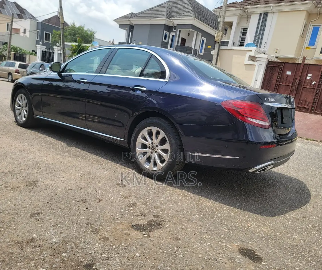 Mercedes-Benz E300 2018 Blue