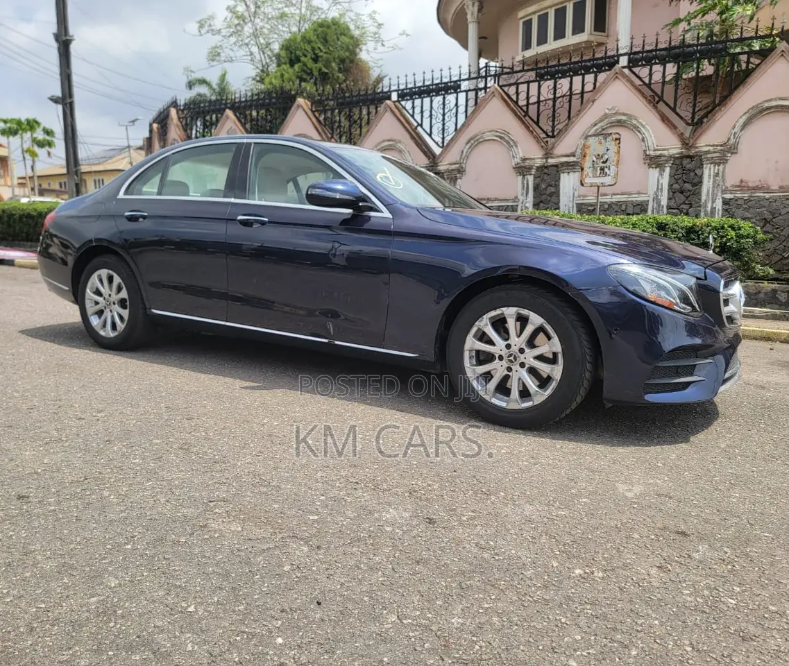 Mercedes-Benz E300 2018 Blue