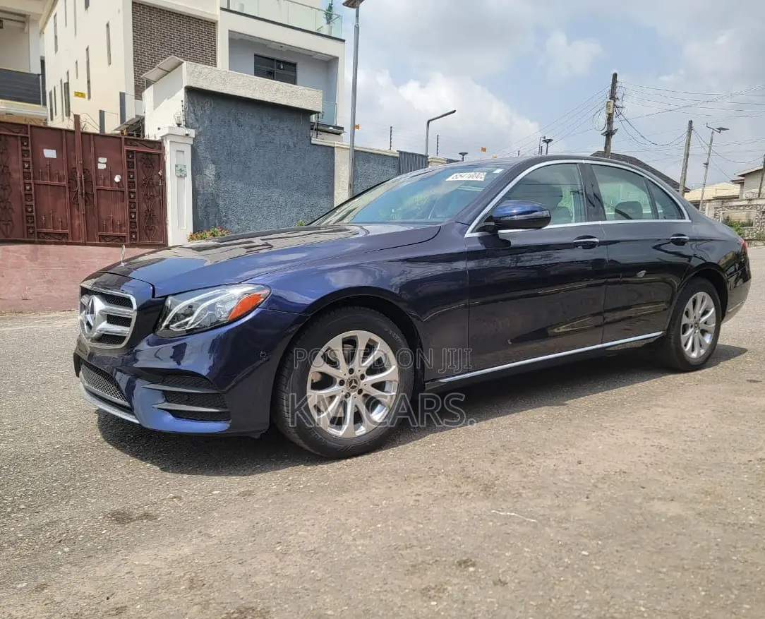 Mercedes-Benz E300 2018 Blue