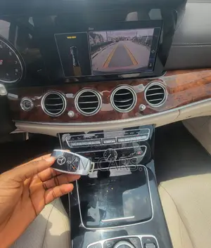 Mercedes-Benz E300 2018 Blue