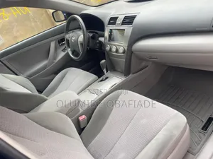 Toyota Camry Base 4dr Sedan (2.5L 4cyl 6M) 2011 Blue