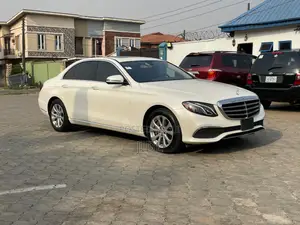 Mercedes-Benz E300 4Matic AWD Sedan (2.0L 4cyl 9A) 2017 White