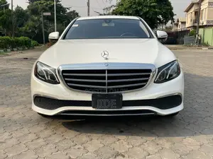 Mercedes-Benz E300 4Matic AWD Sedan (2.0L 4cyl 9A) 2017 White